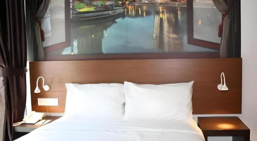 Hotel Zamburger Bangsar Kuala Lumpur 2*,
